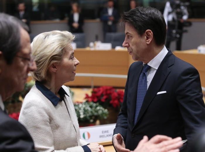 EU Commission President Ursula Von der Leyen and Italian Prime Minister Giuseppe Conte (R) during the second day of the European Council summit in Brussels, Belgium, 13 December 2019. EU leaders gathered in Brussels on 12 and 13 December to discuss climate change, the EU's long-term budget and external relations, the economic and monetary union and Brexit, among other issues.  ANSA/OLIVIER HOSLET