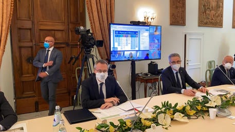 Una foto tratta dal profilo del Presidente di Confindustria, Carlo Bonomi, mostra un momento dello svolgimento della quarta giornata degli Stati Generali a Villa Pamphilj, Roma, 17u Giugno 2020. TWITTER