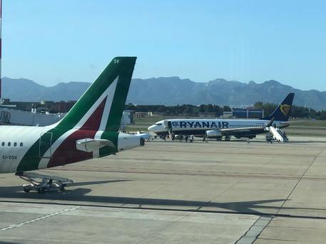 Aerei Alitalia e Ryanir a Cagliari