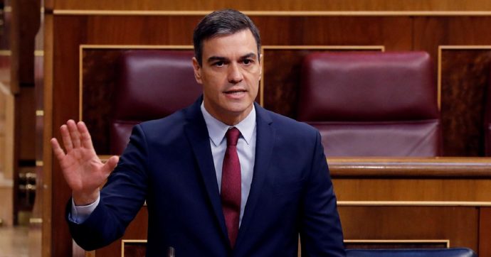 epa08418588 Spanish Prime Minister, Pedro Sanchez, intervenes during question time at the Lower House in Madrid, Spain, 13 May 2020. Spain is at the beginning of its lockdown exit plan amid the ongoing COVID-19 coronavirus pandemic, while moving from one stage to another depends on the coronavirus situation of each Spanish province.  EPA/Ballesteros POOL