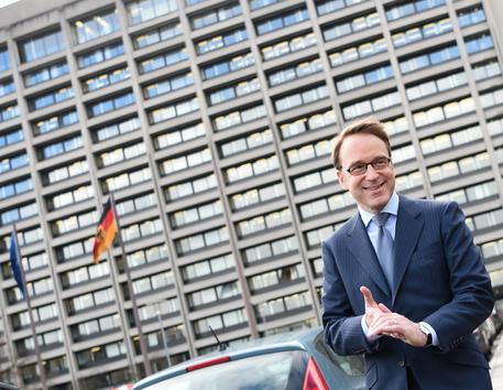 epa05178021 Jens Weidmann, President of the German Federal Bank, walks to the balance sheet press conference in the Federal Bank guest house in Frankfurt am Main,Â Germany, 24 February 2016. The German Federal Bank, the Bundesbank, announced profits of 3.2 billion euros in 2015, despite low interest rates.  EPA/ARNE DEDERT