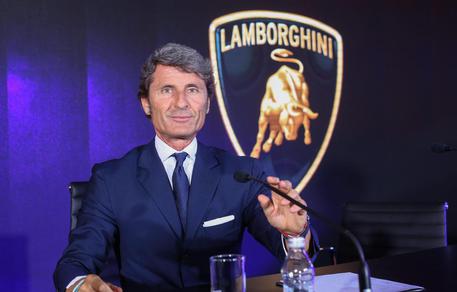 epa04297176 Automobil Lamborghini President and CEO Stephan Winkelmann speaks during the unveiling of a new Lamborghini Huracan LP 610-4 at a press conference in Warsaw, Poland, 03 July 2014, as part of the opening gala of the company's first store in Warsaw.  EPA/RAFAL GUZ POLAND OUT