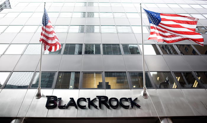 epa08127746 (FILE) - A view of the New York offices of the financial firm BlackRock in New York, New York, USA, 12 January 2016 (reissued 14 January 2020). Larry Fink, CEO of the worldÂ’s largest fund manager BlackRock, has written to executives that the climate change crisis shall guide the investments, reports state on 14 January 2020.  EPA/JUSTIN LANE *** Local Caption *** 52519496