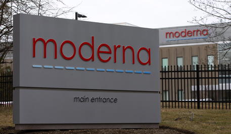 Signs at the main entrance for the biotech firm Moderna, are seen outside the company's Norwood facilities in Norwood, Massachusetts, USA 25 February 2020. Moderna has announced that they have shipped mRNA Vaccine Against Novel Coronavirus (mRNA-1273) to the National Institute of Allergy and Infectious Diseases (NIAID), a part of the National Institutes of Health (NIH) to be used in the planned Phase 1 study in the United States.  ANSA/CJ GUNTHER