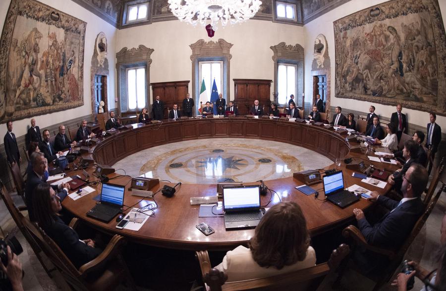 Il primo Consiglio dei ministri del secondo governo del presidente Giuseppe Conte, a Palazzo Chigi, Roma, 5 settembre 2019.   ANSA/MAURIZIO BRAMBATTI