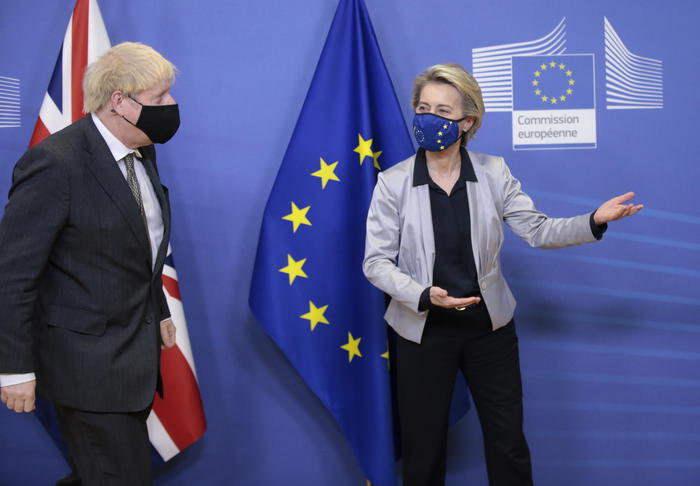 Britain's Prime Minister Boris Johnson (L) is welcomed by European Commission President Ursula von der Leyen (R) prior to  post-Brexit trade deal talks, in Brussels, Belgium, 09 December 2020. ANSA/ POOL