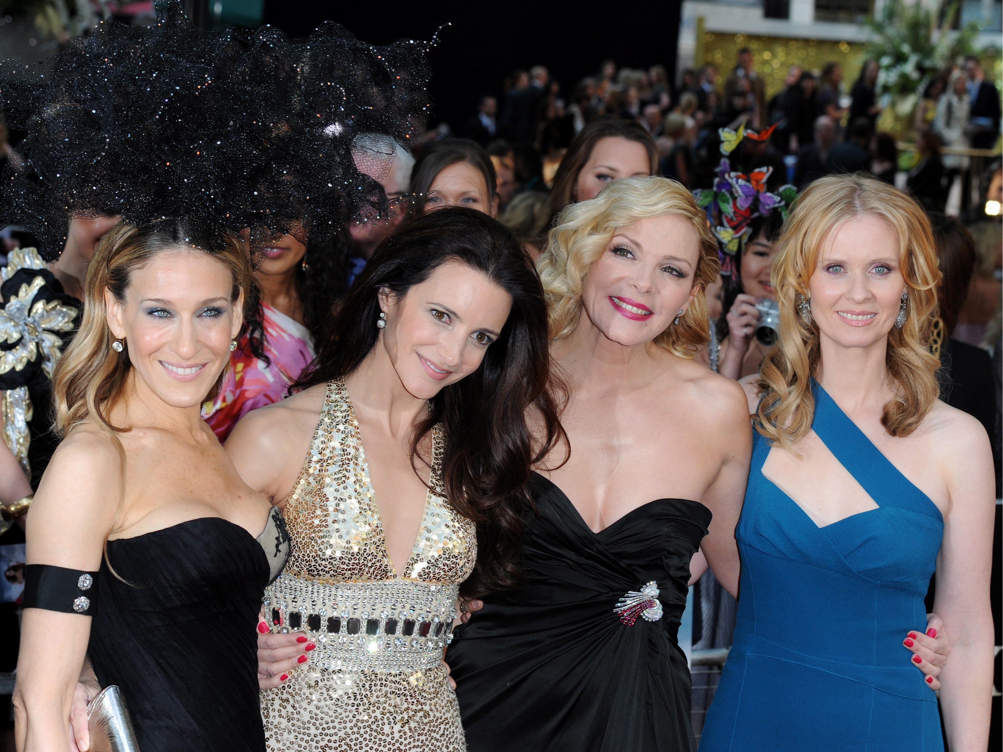 epa02176146 Cast members (L-R) US actress Sarah Jessica Parker, US actress Kristin Davis, British actress Kim Cattrall, US actress Cynthia Nixon arrive at the UK film premiere of 'Sex and the City 2' held at the Odeon Leicester Square, in Central London, Britain, 27 May 2010. The movie by US director/writer Michael Patrick King is a sequel to the 2008 film Sex and the City, based on the HBO television series of the same name.  EPA/DANIEL DEME