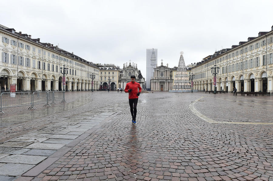 The city is empty and silent during the New Year's Day, Turin, Italy, 01 January 2021. Italy marks the New Year in 'red zone' lockdown with a curfew from 10 pm to 7 am and New Year's Eve parties banned, as part of efforts put in place to curb the spread of the coronavirus disease.
ANSA/ ALESSANDRO DI MARCO