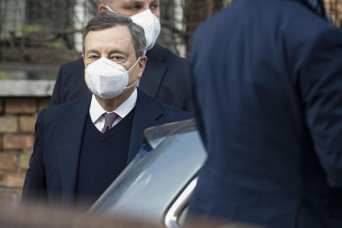 Former President of the European Central Bank (ECB) Mario Draghi leaves his home in Rome, Italy, 2 February 2021. ANSA/FABIO FRUSTACI