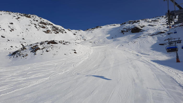 Le piste e gli impianti da sci a Solda, in Alto Adige, in era Covid, 25 ottobre 2020.
ANSA/GIAMPAOLO RIZZONELLI