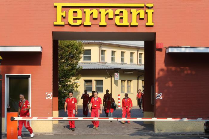 L'ingresso dello stabilimento Ferrari di Maranello (Modena), 8 settembre 2014. ANSA/GIORGIO BENVENUTI