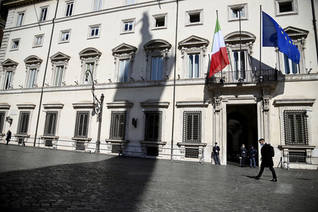 Là•ingresso di Palazzo Chigi durante la riunione della cabina di regia sul nuovo DPCM, Roma, 2 marzo 2021. ANSA/RICCARDO ANTIMIANI