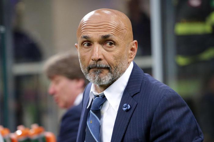 FC Inter's coach Luciano Spalletti looks on prior the Italian Serie A soccer match between  FC Inter and  Empoli at Giuseppe Meazza Stadium in Milan, Italy, 26 May 2019. ANSA / Roberto Bregani