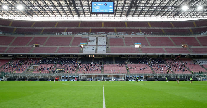 I primi spettatori ammessi ad accedere allo Stadio dopo il lock-down durante l'amichevole Inter vs Pisa, allo Stadio Meazza di Milano il 19 Settembre 2020. ANSA/ROBERTO BREGANI