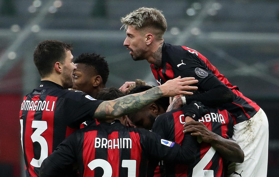 AC Milanà•s Franck Kessie jubilates with his teammates after scoring on penalty goal of 2 to 0 during the Italian serie A soccer match  between Ac Milan and Torino at Giuseppe Meazza stadium in Milan 9 January  2021.
ANSA / MATTEO BAZZI