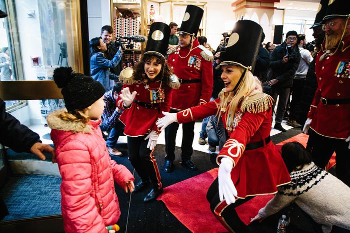 epa07170856 First visitors are welcomed to the FAO Scharwz Flasghip store in Rockefeller Center in New York, New York, USA, 16 November 2018. FAO Schwarz brand which closed its flagship store on Fifth Avenue in 2015 was bought from Toys 'R' Us in 2016 by the ThreeSixty Brands.  EPA/ALBA VIGARAY