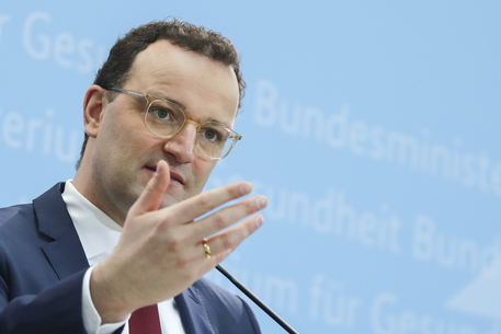 epa08951056 German Minister of Health Jens Spahn gestures during a press statement at the Ministry of Health in Berlin, Germany, 20 January 2021. The German Federal Cabinet adopts the draft law on the digital modernization of care and nursing (DVPMG).  EPA/HAYOUNG JEON