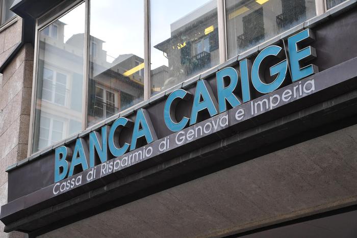Il palazzo della sede di Banca Carige a Genova, in una immagine del 23 novembre 2017. 
ANSA/LUCA ZENNARO
