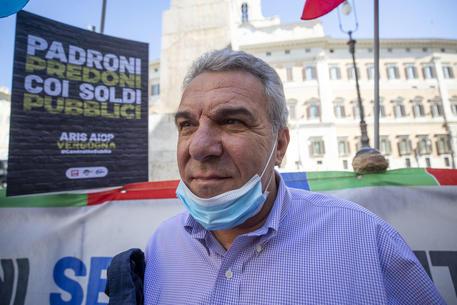 Il segretario aggiunto della CISL Luigi Sbarra, durante la manifestazione dei dipendenti della sanità  privata a Montecitorio, per il rinnovo dei contratti. Roma. 5 agosto 2020
ANSA/MASSIMO PERCOSSI