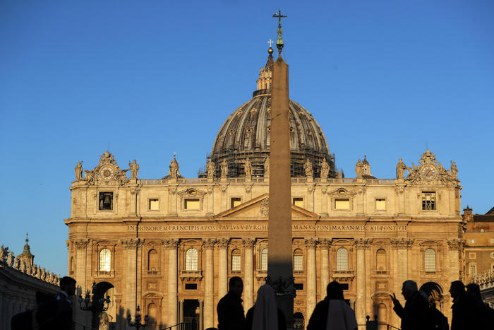 Roma in quarantena - La Basilica di San Pietro, Roma, 12 marzo 2020. ANSA/RICCARDO ANTIMIANI