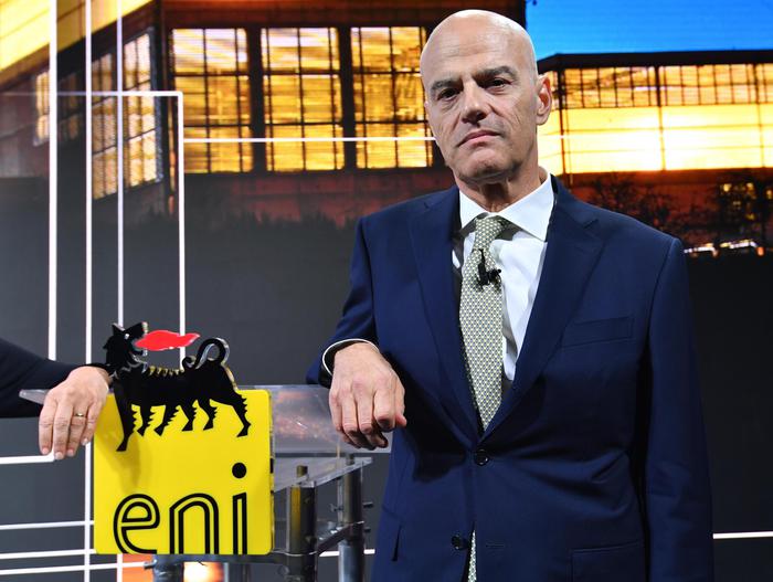 Eni CEO Claudio Descalzi poses for photographers prior to the start of the press conference during the 2019-22 ENI strategy presentation in San Donato Milanese, Milan, Italy, 15 March 2019. ANSA/DANIEL DAL ZENNARO
