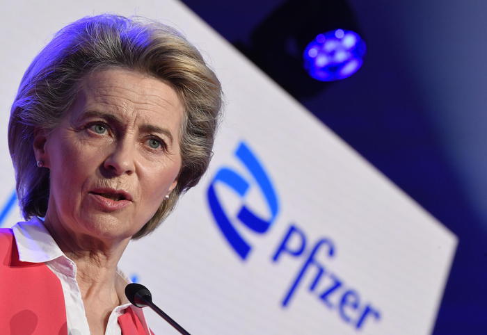European Commission President Ursula von der Leyen addresses a press conference after a visit to oversee the production of the Pfizer-BioNtech Covid-19 vaccine at the factory of US pharmaceutical company Pfizer in Puurs, Belgium, 23 April 2021. ANSA/JOHN THYS / POOL
