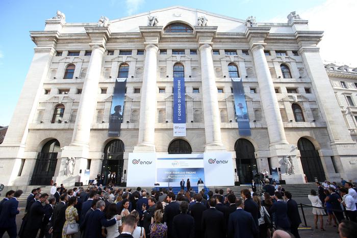 Palazzo Mezzanotte a Milano, sede di Borsa Italiana, dove si è svolta la cerimonia per la quotazione in Borsa di Enav, 26 luglio 2016.
ANSA / MATTEO BAZZI