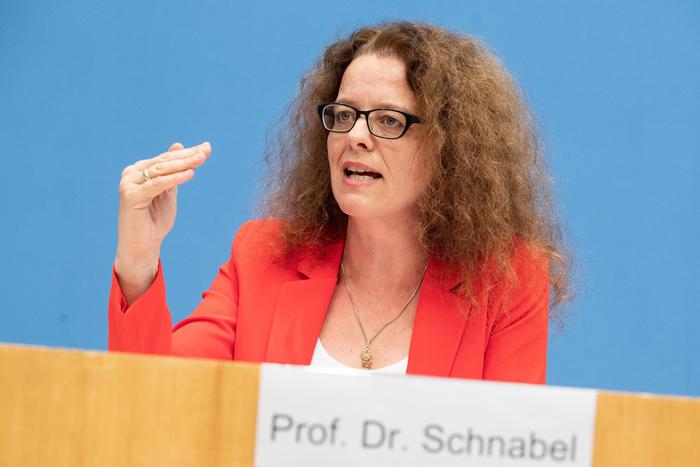 epa07976010 Member of the German Council of Economic Experts, Professor of Financial Market Economics at the Rheinische Friedrich-Wilhelms-University Isabel Schnabel attends a press conference on the annual report 2019/2020 of the German Council of Economic Experts in 06 November 2019. Following the handover of the report to the German Chancellor Angela Merkel, the economic experts presented their assessment during a press conference.  EPA/HAYOUNG JEON