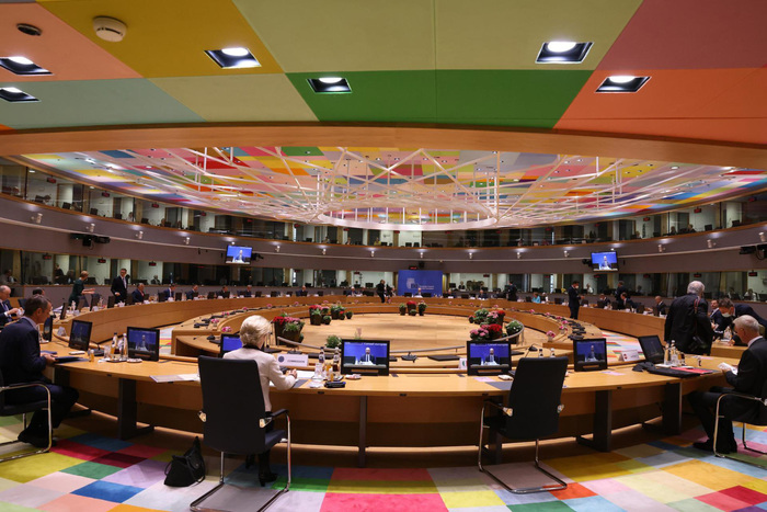 Twitter Barend Leyts - Now at #EUCO @eucopresident has opened the debate on the #LGBTQI topic and on #EU values.