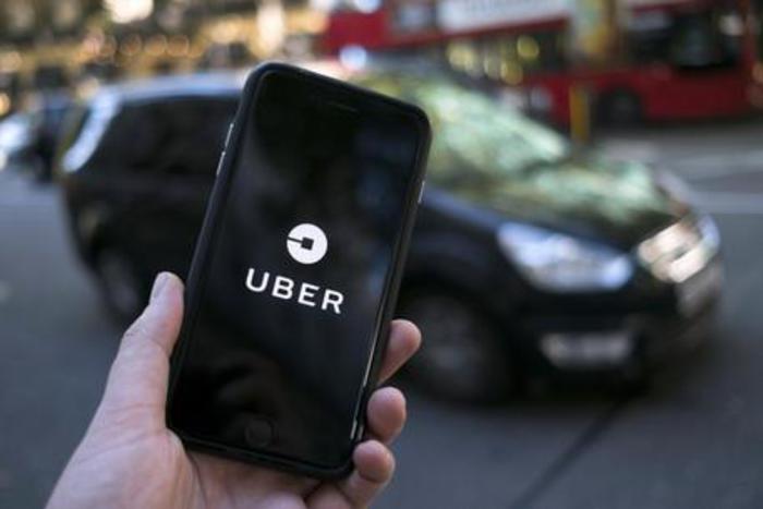 Autista Uber è dipendente dell'azienda, sentenza in Francia