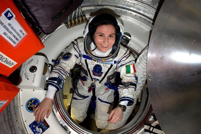 An undated handout photo provided by the National Aeronautics and Space Administration (NASA) on 08 June 2015 of European Space Agency (ESA) astronaut Samantha Cristoforetti, of Italy, checking her Sokol pressure suit in preparation for the Expedition 43 crew's departure from the International Space Station ISS after 6 1/2 months in space. 
ANSA/ESA/NASA
+++MANDATORY CREDIT: ESA/NASA+++
+++HANDOUT - EDITORIAL USE ONLY+++