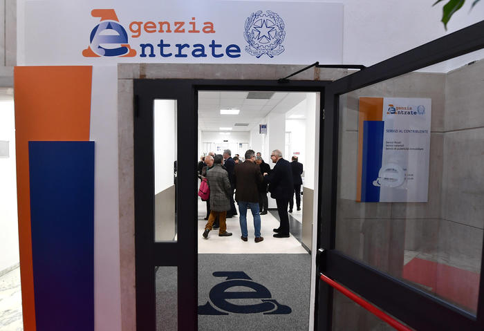 I nuovi locali dell'Agenzia delle Entrate di via Finocchiaro Aprile durante l'inaugurazione. Genova, 20 Gennaio 2020. 
ANSA/LUCA ZENNARO