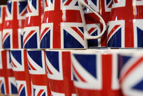 epa06528695 Union flag mugs at a souvenir shop in London, Britain, 15 February 2018. As the UK government continues to make the case for the benefits of the leaving the EU, the possibility of a hard border in Ireland will continue to dominate talks.  EPA/ANDY RAIN