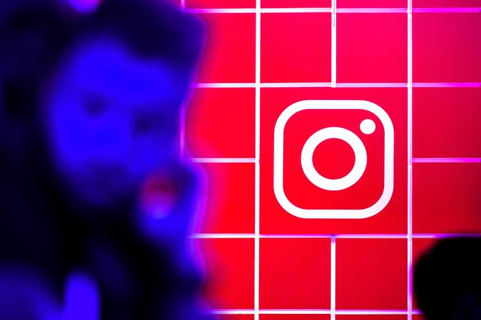 epa07892895 (FILE) - The instagram logo at the Gamescom gaming convention in Cologne, Germany, 21 August 2019 (Reissued 03 October 2019). According to reports on 03 October, Instagram is releasing on the same day a new standalone camera based messaging app called 'Threads'.  EPA/SASCHA STEINBACH *** Local Caption *** 55407115