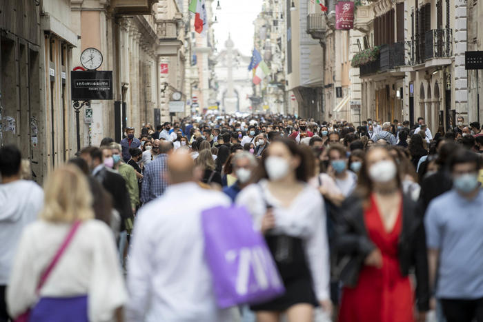 Daily life during the third wave of the COVID-19 coronavirus pandemic, in downtown Rome, Italy, 23 May 2021. Italy is significantly easing its COVID-19-linked restrictions.
ANSA/ MASSIMO PERCOSSI