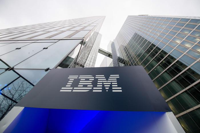 epa05110985 (FILE) A file photo dated 15 December 2015 showing the logo of IBM seen at the entrance to the Highlight Towers inÂ Munich,Â Germany. Technology corporation IBM is to release their 4th quarter results on 19 January 2016.  EPA/MATTHIASÂ BALK