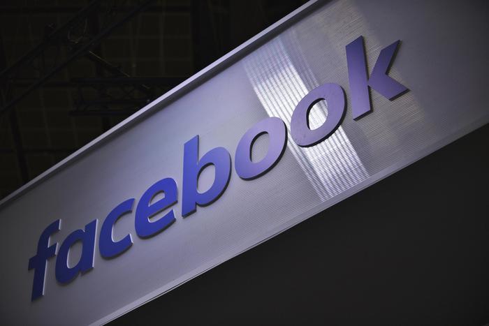 epa07960041 (FILE) - A Facebook logo at a stand during the Vivatech startups and innovation fair, in Paris, France, 16 May 2019 (reissued 30 October 2019). Facebook will release their 3rd quarter 2019 earnings report on 30 October 2019.  EPA/Julien de Rosa *** Local Caption *** 55197924
