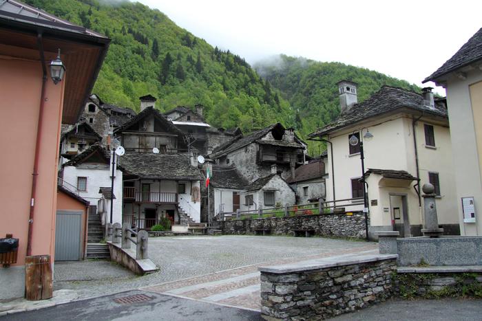 Borgomezzavalle  dove si vendono case a un euro
Foto collaboratore Renato Balducci