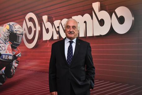 Il presidente della Brembo Alberto Bombassei durante l'assemblea degli azionisti di Brembo in seduta straordinaria a Bergamo, 18 aprile 2019
ANSA/PAOLO MAGNI