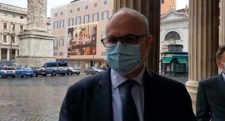 GUALTIERI INTERVISTATO STAMATTINA A ROMA (frame filmato)