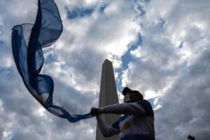 Argentina, raggiunto l’accordo con i creditori per 67 mila milioni di dollari