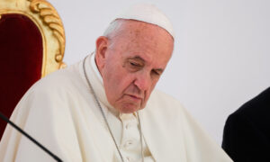 Vaticano, Papa Francesco ammonisce: “La finanza sia pulita”