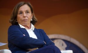Imprese, La ministra Lamorgese denuncia: “Ora chiedono aiuto alla mafia”