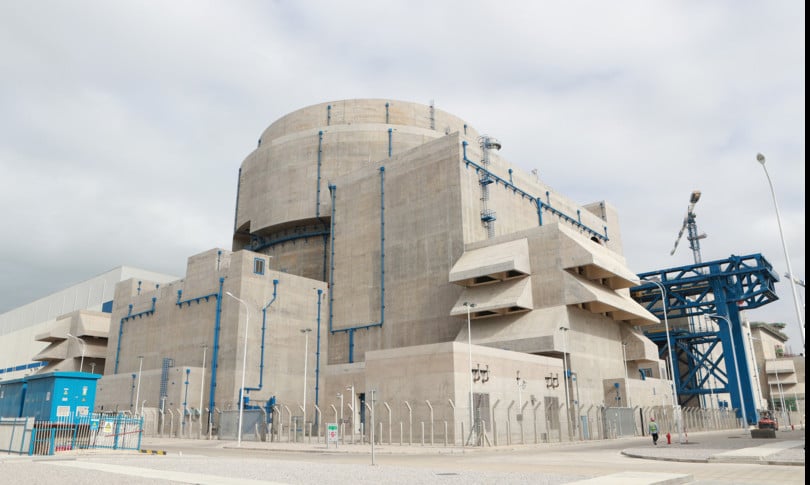 La Cina accende il suo primo reattore nucleare