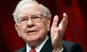 Warren Buffett: ora la sua fortuna supera i 100 miliardi di dollari