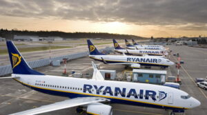 L’Enac rimprovera Ryanair perché viola le norme antiCovid: “O rimedia o vieteremo i decolli degli aerei”