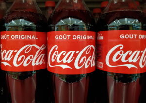Lavoro, Coca Cola taglierà 2.200 posti  in tutto il mondo