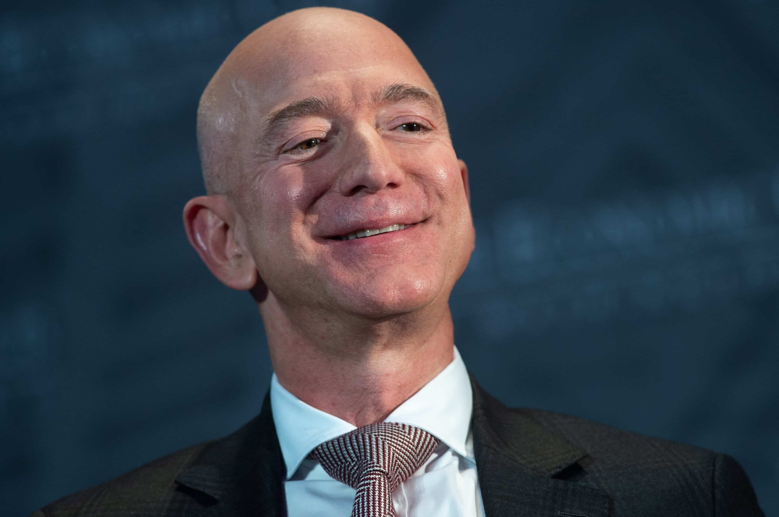 Jeff Bezos è il primo paperone del mondo con i suoi 202 miliardi di patrimonio