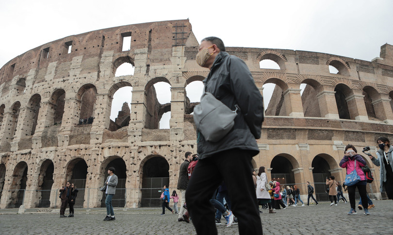 Turismo, l’estate senza stranieri costa all’Italia 11,2 miliardi