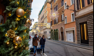 Natale, oltre due milioni di italiani rimandano le vacanze